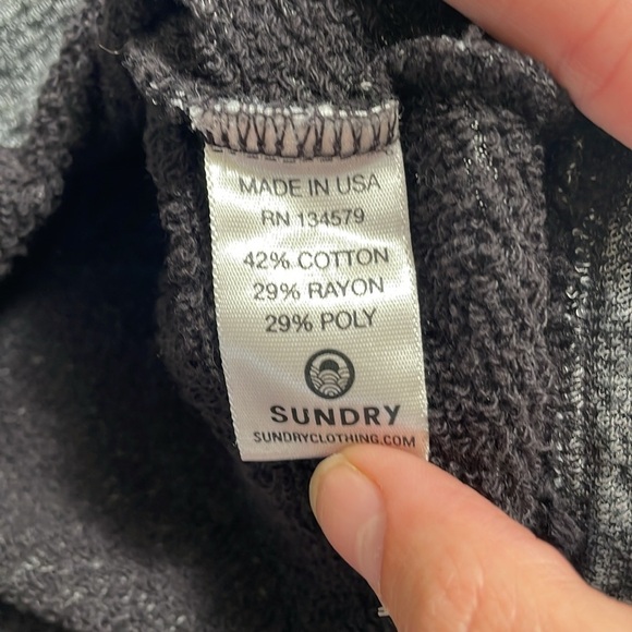 SUNDRY Revolve/Anthropolgie crewneck sweatshirt - Picture 4 of 5